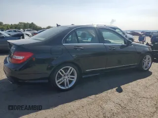 2013 Mercedes-Benz C 300 Sport z VIN WDDGF8AB2DG104911, wystawiony jako Copart lot #71530664 z przebiegiem 125 565 mil mil oraz Szkoda całkowita • Salvage title. Historia ofert i sprzedaży dostępna na DreamBid. Obrazek 3.