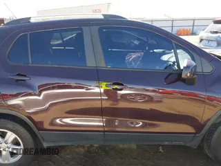 2021 Chevrolet Trax LT with VIN KL7CJPSM1MB360646, listed as a IAAI auction lot 41629430 with 84,854 mi miles. Bid and sale history available at carsss.com. Image 13.