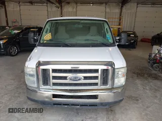 2010 Ford Econoline Passenger XL z VIN 1FBNE3BLXADA34381, wystawiony jako IAAI lot #42360257 z przebiegiem 211 639 mil mil oraz . Historia ofert i sprzedaży dostępna na DreamBid. Obrazek 12.