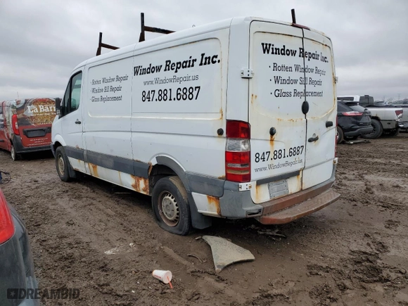 2010 Mercedes-Benz Sprinter Cargo Vans with VIN WD3PE7CC3A5461285, listed as a Copart auction lot 47573125 with 261,328 mi miles and Clean Title. Bid and sale history available at carsss.com. Image 2.