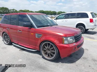 2008 Land Rover Range Rover Sport HSE with VIN SALSK25468A145794, listed as a IAAI auction lot 42123149 with 172,241 mi miles. Bid and sale history available at carsss.com. Image 1.