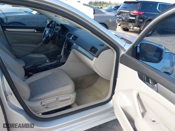 2015 Volkswagen Passat 1.8T Limited Edition with VIN 1VWAS7A35FC090573, listed as a IAAI auction lot 42029286 with 151,451 mi miles. Bid and sale history available at carsss.com. Image 5.