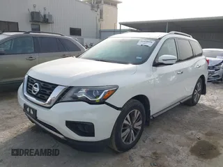 2017 Nissan Pathfinder S with VIN 5N1DR2MN1HC672874, listed as a IAAI auction lot 41828458 with 138,490 mi miles. Bid and sale history available at carsss.com. Image 17.
