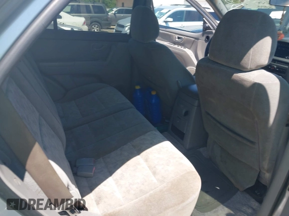 2006 Kia Sorento LX with VIN KNDJD733865509532, listed as a IAAI auction lot 42137155 with 209,149 mi miles and . Bid and sale history available at DreamBid. Image 8.