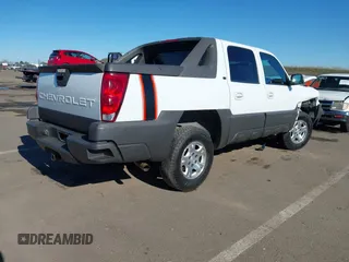 2005 Chevrolet Avalanche LS with VIN 3GNEC12ZX5G182122, listed as a IAAI auction lot 41377166 with 239,987 mi miles and . Bid and sale history available at DreamBid. Image 4.