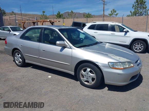 1998 Honda Accord EX z VIN 1HGCG6671WA162496, wystawiony jako IAAI lot #42202848 z przebiegiem 192 894 mil mil oraz . Historia ofert i sprzedaży dostępna na DreamBid. Obrazek 1.