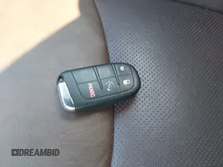 2016 FIAT 500X Lounge z VIN ZFBCFXDT2GP363767, wystawiony jako IAAI lot #37885612 z przebiegiem 74 859 mil mil oraz . Historia ofert i sprzedaży dostępna na DreamBid. Obrazek 11.