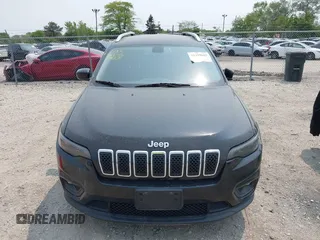 2019 Jeep Cherokee Latitude z VIN 1C4PJLCB2KD114541, wystawiony jako IAAI lot #42399685 z przebiegiem 174 052 mil mil oraz . Historia ofert i sprzedaży dostępna na DreamBid. Obrazek 12.