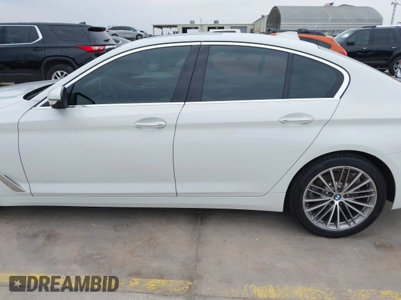 2018 BMW 5 Series 530i z VIN WBAJA5C54JWA39338, wystawiony jako IAAI lot #42107759 z przebiegiem 97 037 mil mil oraz . Historia ofert i sprzedaży dostępna na DreamBid. Obrazek 14.