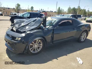 2014 Chevrolet Camaro LS z VIN 2G1FA1E3XE9212376, wystawiony jako Copart lot #50323315 z przebiegiem Nie podano mil oraz Szkoda całkowita • Salvage title. Historia ofert i sprzedaży dostępna na DreamBid. Obrazek 1.