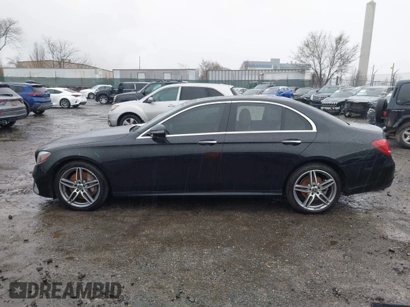 2018 Mercedes-Benz E with VIN WDDZF4KB5JA352116, listed as a IAAI auction lot 41863109 with 71,039 mi miles. Bid and sale history available at carsss.com. Image 15.