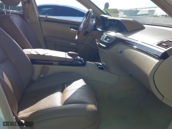 2007 Mercedes-Benz S-Class 5.5L V8 with VIN WDDNG71X27A082359, listed as a IAAI auction lot 42006249 with 90,527 mi miles. Bid and sale history available at carsss.com. Image 5.