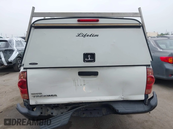 2015 Toyota Tacoma z VIN 5TFTX4CN6FX047623, wystawiony jako IAAI lot #42458260 z przebiegiem 224 496 mil mil oraz . Historia ofert i sprzedaży dostępna na DreamBid. Obrazek 16.