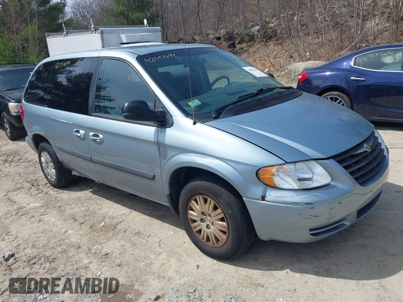 2005 Chrysler Town & Country with VIN 1C4GP45R35B391570, listed as a IAAI auction lot 42051699 with 92,278 mi miles. Bid and sale history available at carsss.com. Image 1.