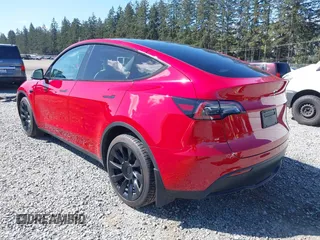 2022 Tesla Model Y Long Range with VIN 7SAYGDEE7NF549278, listed as a IAAI auction lot 42072801 with 39,374 mi miles and . Bid and sale history available at carsss.com. Image 3.