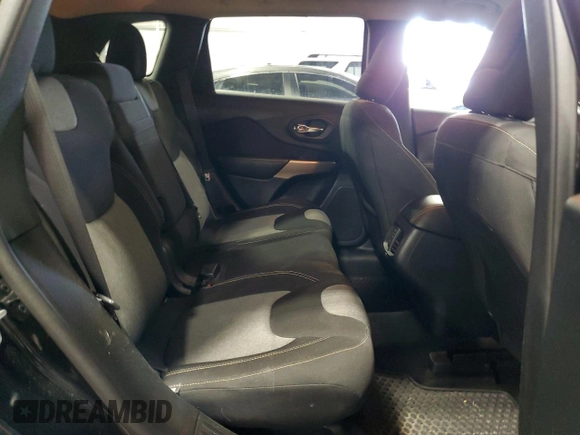 2018 Jeep Cherokee Latitude z VIN 1C4PJMCXXJD532040, wystawiony jako Copart lot #46475515 z przebiegiem 103 811 mil mil oraz Szkoda całkowita • Salvage title. Historia ofert i sprzedaży dostępna na DreamBid. Obrazek 11.