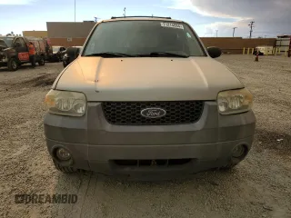 2005 Ford Escape XLT with VIN 1FMYU93Z35KC52175, listed as a Copart auction lot 71214694 with 125,278 mi miles and Salvage Title. Bid and sale history available at carsss.com. Image 5.