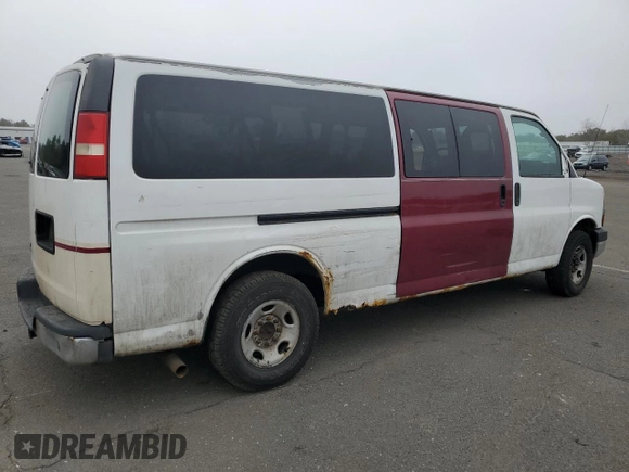 2012 Chevrolet Express Passenger 1LT z VIN 1GAZG1FA6C1175370, wystawiony jako Copart lot #48130955 z przebiegiem 268 170 mil mil oraz Szkoda całkowita • Salvage title. Historia ofert i sprzedaży dostępna na DreamBid. Obrazek 3.