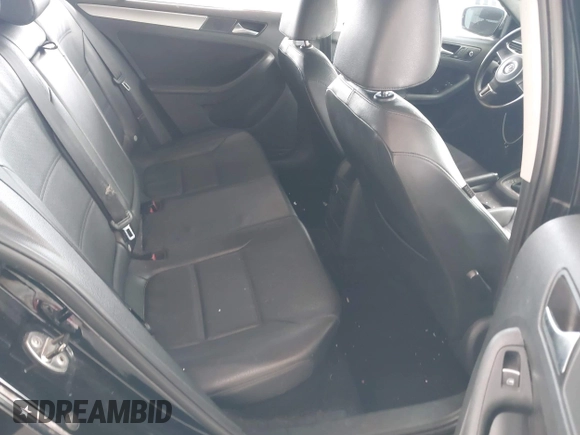 2013 Volkswagen Jetta SE z VIN 3VWDP7AJ1DM405572, wystawiony jako IAAI lot #42630897 z przebiegiem 257 925 mil mil oraz . Historia ofert i sprzedaży dostępna na DreamBid. Obrazek 8.
