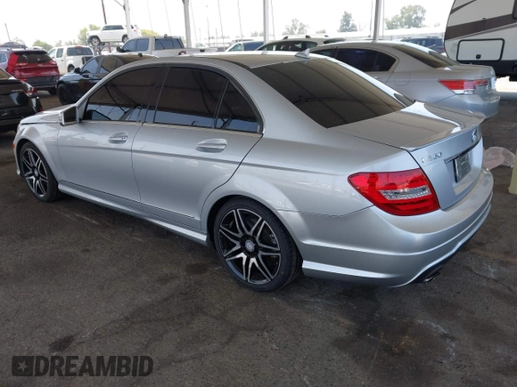 2014 Mercedes-Benz C 250 Sport с VIN WDDGF4HB5ER319638, выставлен на аукционе IAAI как лот 42478233 с пробегом 142 947 миль миль и . История ставок и продаж доступна на DreamBid. Изображение 3.