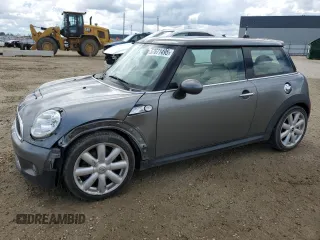 2008 MINI Hardtop S z VIN WMWMF73538TT91152, wystawiony jako Copart lot #57671495 z przebiegiem 176 063 mil mil oraz Szkoda całkowita • Salvage title. Historia ofert i sprzedaży dostępna na DreamBid. Obrazek 1.