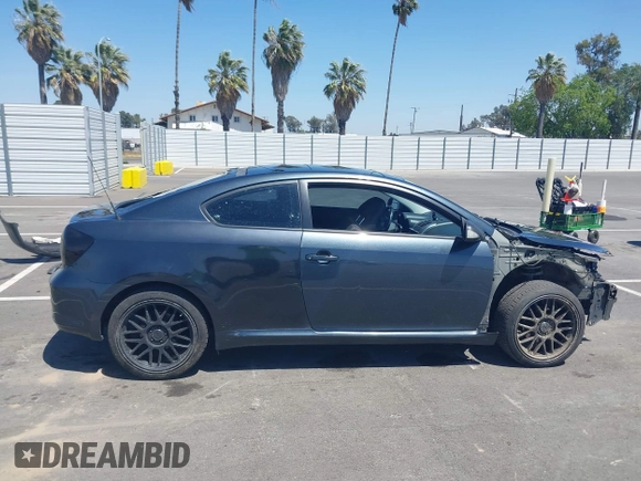 2010 Scion tC z VIN JTKDE3B71A0313857, wystawiony jako IAAI lot #42193489 z przebiegiem 132 884 mil mil oraz . Historia ofert i sprzedaży dostępna na DreamBid. Obrazek 14.