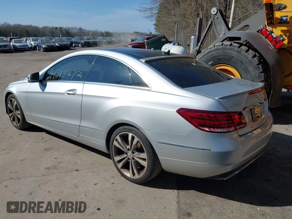2014 Mercedes-Benz E-Class E 350 with VIN WDDKJ8JB2EF237510, listed as a IAAI auction lot 42122701 with 137,649 mi miles. Bid and sale history available at carsss.com. Image 3.