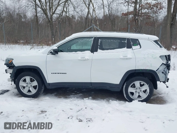 2022 Jeep Compass Latitude with VIN 3C4NJDBB0NT181278, listed as a IAAI auction lot 41502849 with 30,827 mi miles and . Bid and sale history available at DreamBid. Image 14.