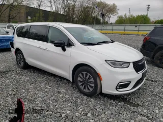 2024 Chrysler Pacifica Hybrid Select z VIN 2C4RC1S78RR117746, wystawiony jako Copart lot #55064975 z przebiegiem 26 216 mil mil oraz Tytuł czysty. Historia ofert i sprzedaży dostępna na DreamBid. Obrazek 4.