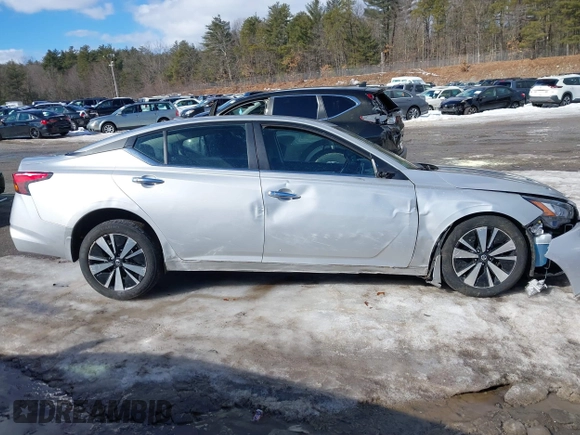 2022 Nissan Altima 2.5 SV with VIN 1N4BL4DV0NN323784, listed as a IAAI auction lot 41632316 with 83,848 mi miles. Bid and sale history available at carsss.com. Image 14.