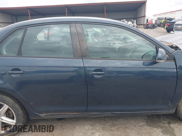 2008 Volkswagen Jetta S with VIN 3VWJM71K88M087847, listed as a IAAI auction lot 42457302 with 161,991 mi miles and . Bid and sale history available at DreamBid. Image 12.
