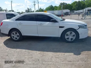 2015 Ford Police Interceptor z VIN 1FAHP2MK7FG203950, wystawiony jako IAAI lot #42182617 z przebiegiem 165 426 mil mil oraz . Historia ofert i sprzedaży dostępna na DreamBid. Obrazek 13.