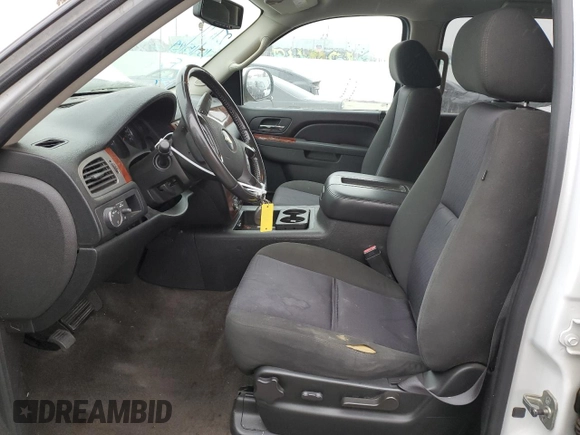 2010 Chevrolet Avalanche with VIN 3GNNCEE04AG153259, listed as a Copart auction lot 86007974 with 175,836 mi miles and Salvage Title. Bid and sale history available at DreamBid. Image 7.