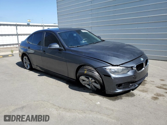 2013 BMW 3 Series 328i xDrive с VIN WBA3B5C55DF597111, выставлен на аукционе Copart как лот 62063575 с пробегом 105 018 миль миль и Чистый • Clean title. История ставок и продаж доступна на DreamBid. Изображение 4.