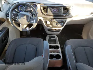 2017 Chrysler Pacifica Touring with VIN 2C4RC1DG6HR723414, listed as a Copart auction lot 77322544 with 105,915 mi miles and Salvage Title. Bid and sale history available at DreamBid. Image 8.