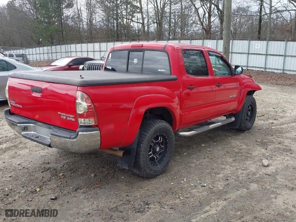 2007 Toyota Tacoma PreRunner with VIN 3TMJU62N27M033741, listed as a IAAI auction lot 41727134 with 226,089 mi miles. Bid and sale history available at carsss.com. Image 4.
