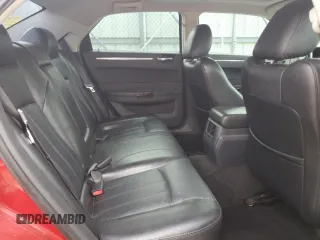 2008 Chrysler 300 C Hemi z VIN 2C3KA63H98H140585, wystawiony jako Copart lot #56714545 z przebiegiem 106 550 mil mil oraz Nie do naprawy • Non repairable. Historia ofert i sprzedaży dostępna na DreamBid. Obrazek 10.
