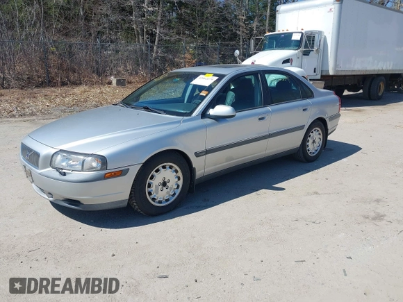 2000 Volvo S80 with VIN YV1TS94D3Y1113398, listed as a IAAI auction lot 42062279 with 112,752 mi miles. Bid and sale history available at carsss.com. Image 2.