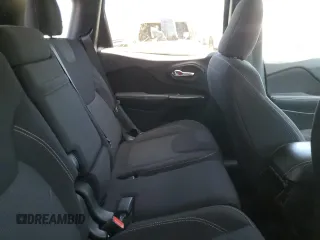 2016 Jeep Cherokee Altitude z VIN 1C4PJLCB2GW171155, wystawiony jako Copart lot #63656425 z przebiegiem 112 589 mil mil oraz Szkoda całkowita • Salvage title. Historia ofert i sprzedaży dostępna na DreamBid. Obrazek 10.
