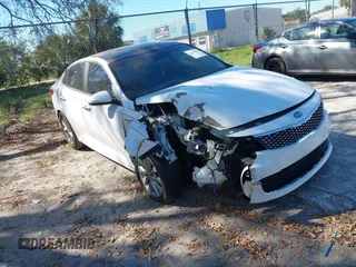 2016 Kia Optima EX z VIN 5XXGU4L39GG011524, wystawiony jako IAAI lot #41590604 z przebiegiem 183 518 mil mil oraz . Historia ofert i sprzedaży dostępna na DreamBid. Obrazek 1.