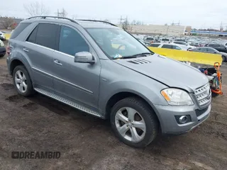2011 Mercedes-Benz M ML 350 BlueTEC with VIN 4JGBB2FB7BA734568, listed as a IAAI auction lot 41953718 with 131,392 mi miles. Bid and sale history available at carsss.com. Image 1.
