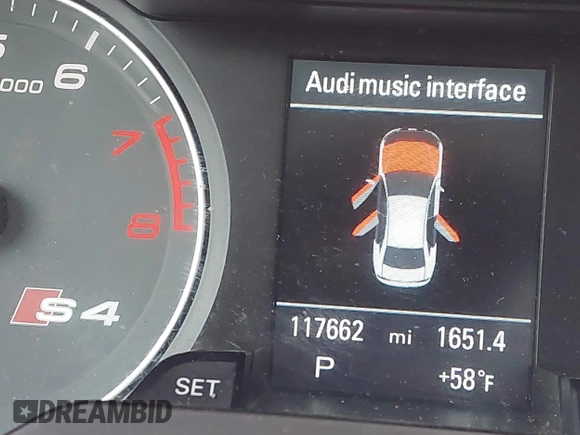 2011 Audi S4 Premium Plus z VIN WAUBGAFL7BA079009, wystawiony jako IAAI lot #42309921 z przebiegiem 117 662 mil mil oraz . Historia ofert i sprzedaży dostępna na DreamBid. Obrazek 15.