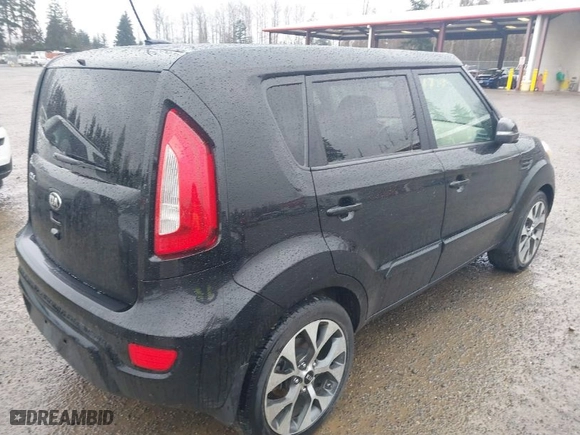 2013 Kia Soul + with VIN KNDJT2A66D7499510, listed as a IAAI auction lot 41602107 with 111,340 mi miles. Bid and sale history available at carsss.com. Image 4.