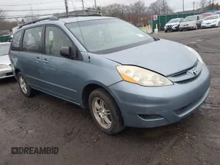 2007 Toyota Sienna CE with VIN 5TDZK23C17S044633, listed as a IAAI auction lot 41819187 with 999,999 mi miles. Bid and sale history available at carsss.com. Image 1.