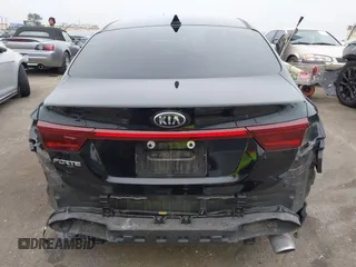 2021 Kia Forte LXS z VIN 3KPF24AD8ME284245, wystawiony jako IAAI lot #42451746 z przebiegiem 56 975 mil mil oraz . Historia ofert i sprzedaży dostępna na DreamBid. Obrazek 17.