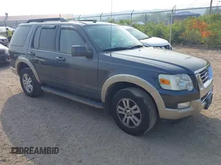 2010 Ford Explorer Eddie Bauer z VIN 1FMEU7EE5AUA86919, wystawiony jako IAAI lot #42431979 z przebiegiem 137 403 mil mil oraz . Historia ofert i sprzedaży dostępna na DreamBid. Obrazek 1.