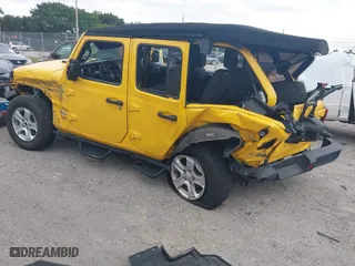 2020 Jeep Wrangler Unlimited Sport Altitude with VIN 1C4HJXDG8LW215899, listed as a IAAI auction lot 40909335 with 41,356 mi miles. Bid and sale history available at carsss.com. Image 3.