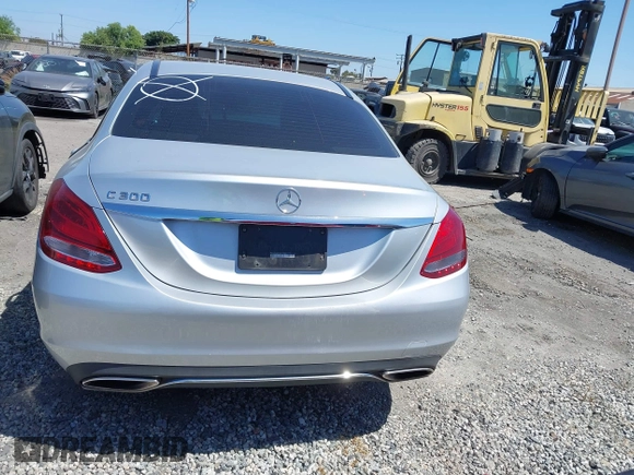 2015 Mercedes-Benz C 300 with VIN 55SWF4JB1FU077386, listed as a IAAI auction lot 42164280 with 104,452 mi miles and . Bid and sale history available at carsss.com. Image 17.