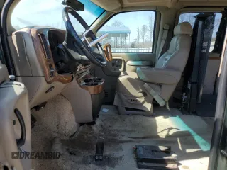 2002 GMC Savana with VIN 1GDFG15R521206037, listed as a Copart auction lot 47118175 with 256,150 mi miles and Salvage Title. Bid and sale history available at carsss.com. Image 7.