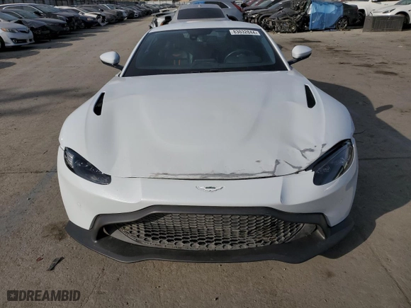 2020 Aston Martin Vantage with VIN SCFSMGAW1LGN03400, listed as a Copart auction lot 83032844 with 27,500 mi miles and Salvage Title. Bid and sale history available at carsss.com. Image 5.